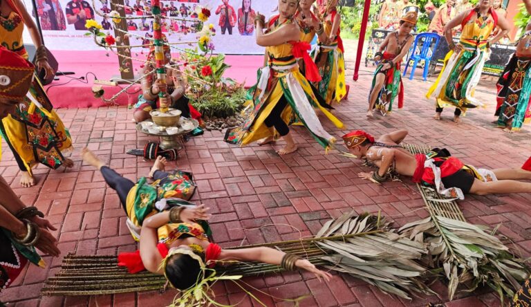 Isran “Dirasuk” Tari Belian