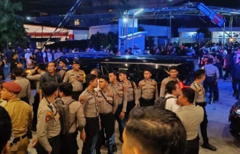 “Kalau Emak Kurang Ajar, Bagaimana?”