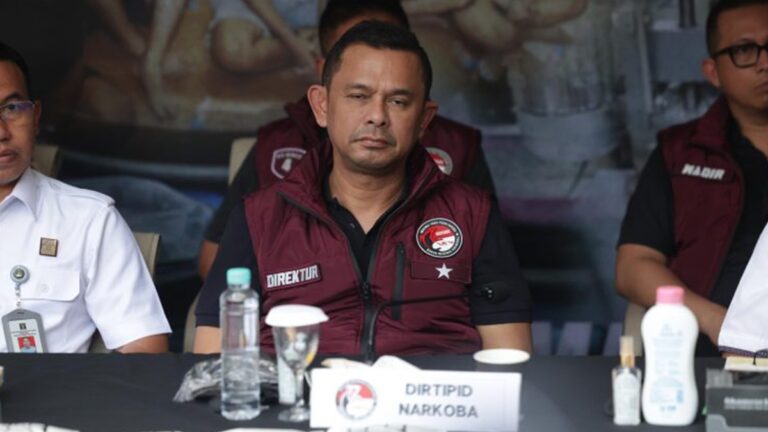 Brigjen Pol Mukti Juharsa: Direktur Persiba Balikpapan Bandar Narkoba