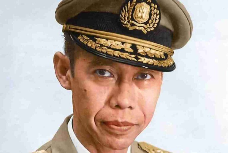 Bhayangkara adalah Polisi, Polisi adalah Hoegeng, Hoegeng adalah Integritas, Bertemu di Antara Batu dan Kenangan